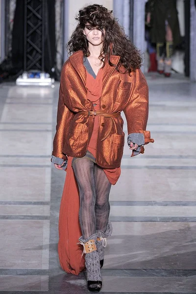 Look 29